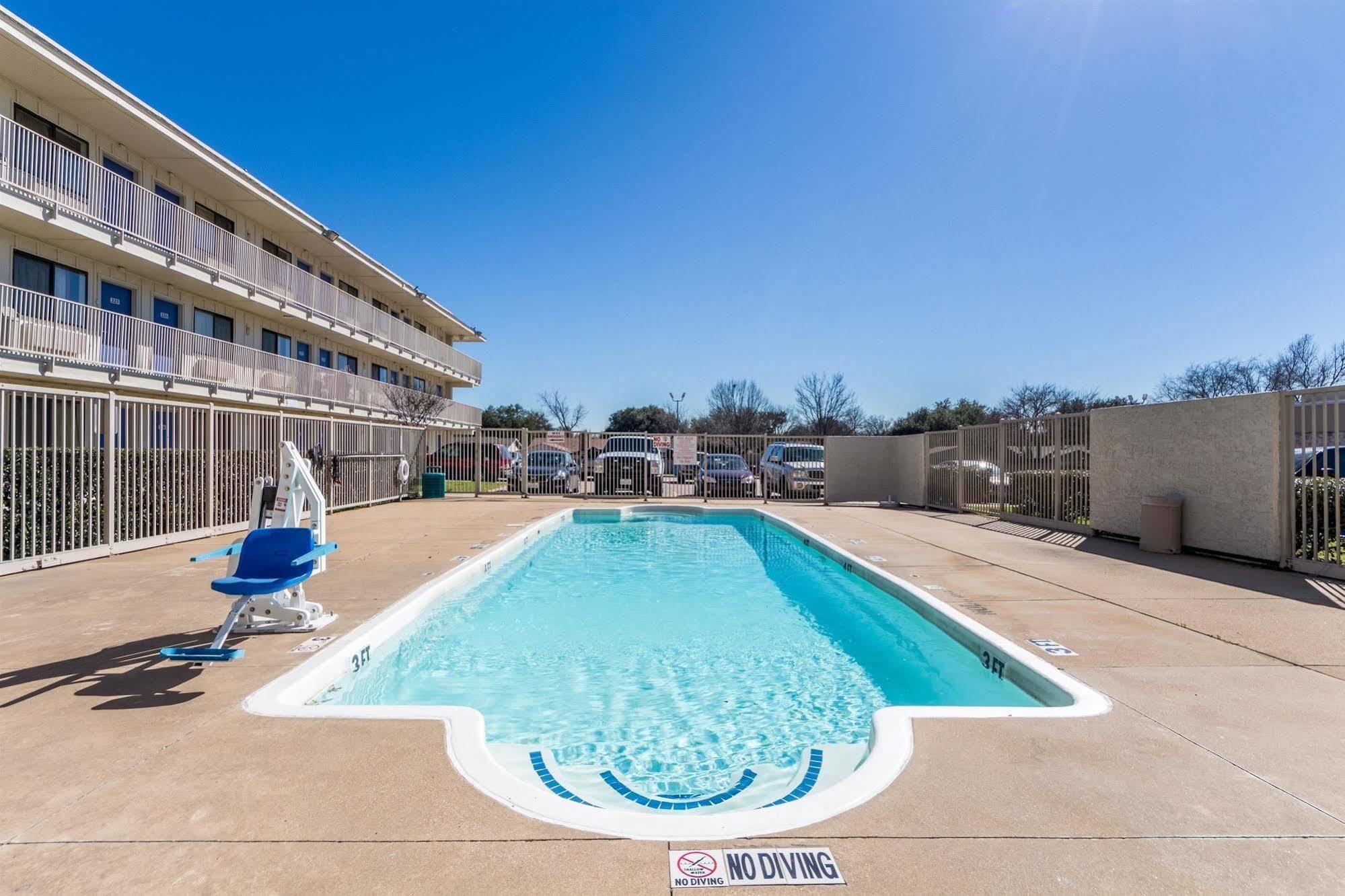Hotel 6-garland, Tx - Dallas 3*